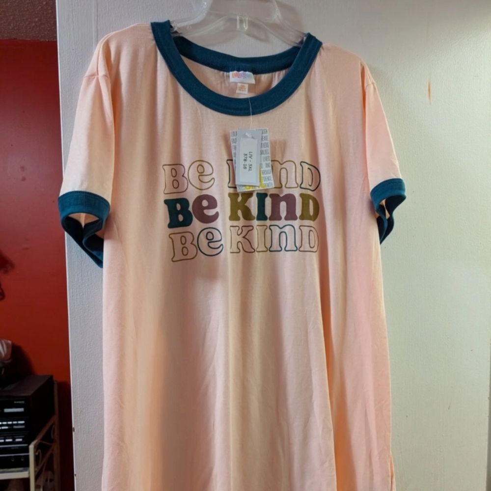 Be Kind Graphic T-Shirt